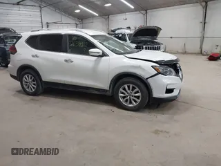 2019 Nissan Rogue SV z VIN JN8AT2MT0KW501891, wystawiony jako IAAI lot #42638902 z przebiegiem 160 259 mil mil oraz . Historia ofert i sprzedaży dostępna na DreamBid. Obrazek 1.