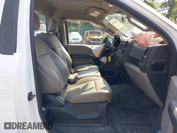 2020 Ford F-150 XL z VIN 1FTMF1CB1LKD30340, wystawiony jako IAAI lot #42468386 z przebiegiem 39 884 mil mil oraz . Historia ofert i sprzedaży dostępna na DreamBid. Obrazek 5.
