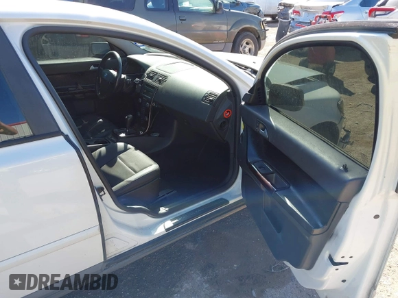 2006 Volvo S40 2.4L with VIN YV1MS390662215602, listed as a IAAI auction lot 41843161 with 184,397 mi miles. Bid and sale history available at carsss.com. Image 5.
