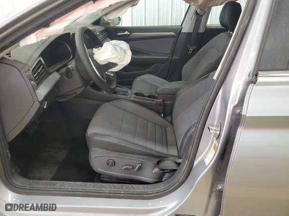 2025 Volkswagen Jetta SE with VIN 3VW7X7BU1SM028759, listed as a Copart auction lot 49928995 with 0 mi miles and Non Repairable. Bid and sale history available at carsss.com. Image 7.