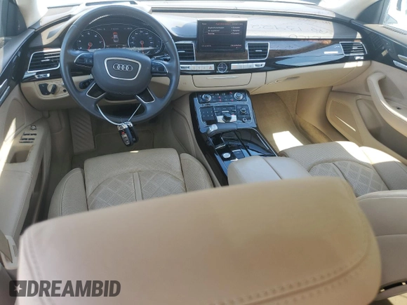 2015 Audi A8 3.0T z VIN WAU3GAFD9FN033886, wystawiony jako Copart lot #60137395 z przebiegiem 48 281 mil mil oraz Szkoda całkowita • Salvage title. Historia ofert i sprzedaży dostępna na DreamBid. Obrazek 8.