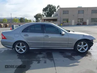 2005 Mercedes-Benz C 230 Kompressor with VIN WDBRF40J25A774109, listed as a IAAI auction lot 42010040 with 39,511 mi miles and . Bid and sale history available at DreamBid. Image 14.