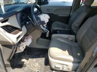 2017 Toyota Sienna XLE with VIN 5TDDZ3DC3HS177700, listed as a Copart auction lot 59720215 with 124,180 mi miles and Salvage title. Bid and sale history available at DreamBid. Image 7.