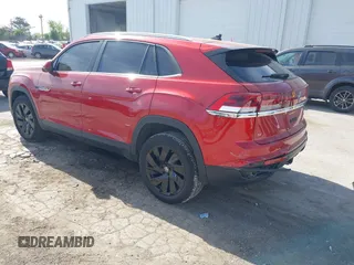 2024 Volkswagen Atlas SE z VIN 1V2KE2CA5RC250418, wystawiony jako IAAI lot #42231854 z przebiegiem 8 304 mil mil oraz . Historia ofert i sprzedaży dostępna na DreamBid. Obrazek 3.