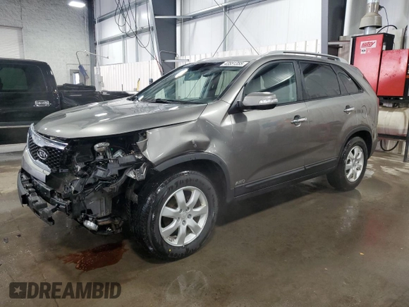 2013 Kia Sorento LX with VIN 5XYKTCA61DG401531, listed as a Copart auction lot 43551355 with 191,920 mi miles and Salvage Title. Bid and sale history available at carsss.com. Image 1.