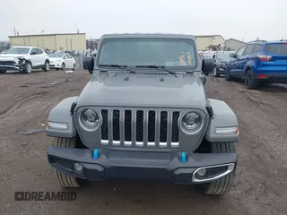 2023 Jeep Wrangler Sahara with VIN 1C4JJXP6XPW698886, listed as a IAAI auction lot 42439690 with 41,787 mi miles and . Bid and sale history available at DreamBid. Image 12.