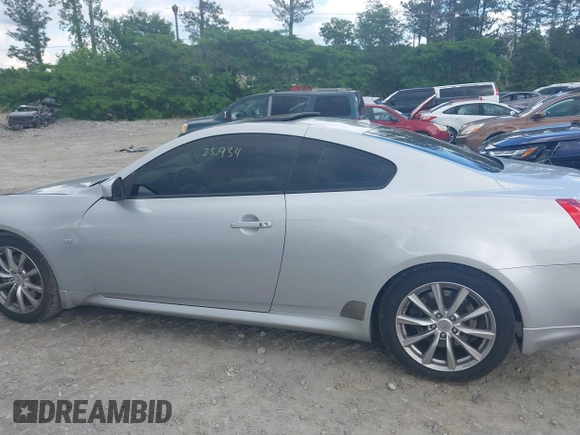 2015 Infiniti Q60 S Limited z VIN JN1CV6EK6FM871680, wystawiony jako IAAI lot #42253006 z przebiegiem 113 513 mil mil oraz . Historia ofert i sprzedaży dostępna na DreamBid. Obrazek 14.