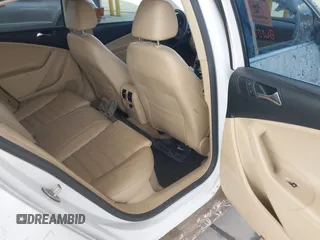 2008 Volkswagen Passat 3.6L V6 z VIN WVWCU73C18P112907, wystawiony jako IAAI lot #42333428 z przebiegiem 113 174 mil mil oraz . Historia ofert i sprzedaży dostępna na DreamBid. Obrazek 8.