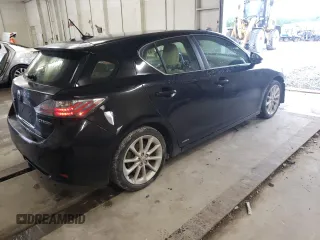 2013 Lexus CT 200h z VIN JTHKD5BH5D2168142, wystawiony jako Copart lot #56088715 z przebiegiem 198 249 mil mil oraz Szkoda całkowita • Salvage title. Historia ofert i sprzedaży dostępna na DreamBid. Obrazek 3.