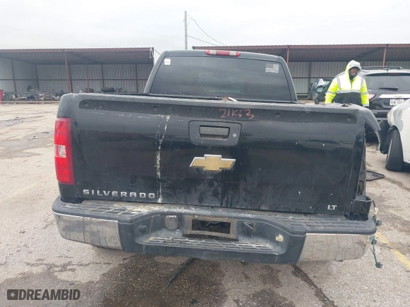 2007 Chevrolet Silverado 1500 Work Truck with VIN 1GCEC19C67Z509399, listed as a IAAI auction lot 41265865 with 324,438 mi miles. Bid and sale history available at carsss.com. Image 16.