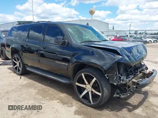 2013 Chevrolet Suburban LT z VIN 1GNSCJE04DR146389, wystawiony jako IAAI lot #42234931 z przebiegiem 77 555 mil mil oraz . Historia ofert i sprzedaży dostępna na DreamBid. Obrazek 1.