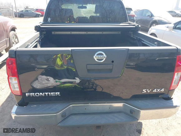 2011 Nissan Frontier PRO-4X with VIN 1N6AD0EV3BC409198, listed as a IAAI auction lot 41793467 with 177,192 mi miles. Bid and sale history available at carsss.com. Image 18.