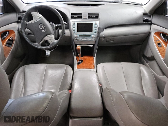 2009 Toyota Camry LE z VIN 4T1BK46K89U595880, wystawiony jako Copart lot #55069935 z przebiegiem 265 831 mil mil oraz Czysty tytuł • Clean title. Historia ofert i sprzedaży dostępna na DreamBid. Obrazek 8.