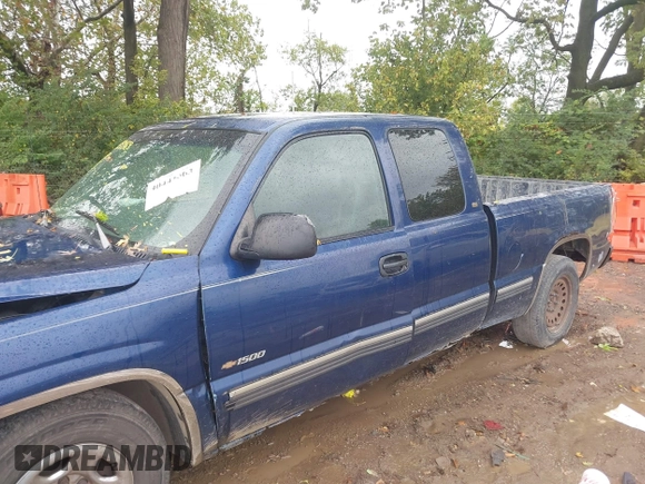2000 Chevrolet Silverado 1500 with VIN 2GCEC19V0Y1255331, listed as a IAAI auction lot 40441563 with 282,464 mi miles. Bid and sale history available at carsss.com. Image 13.