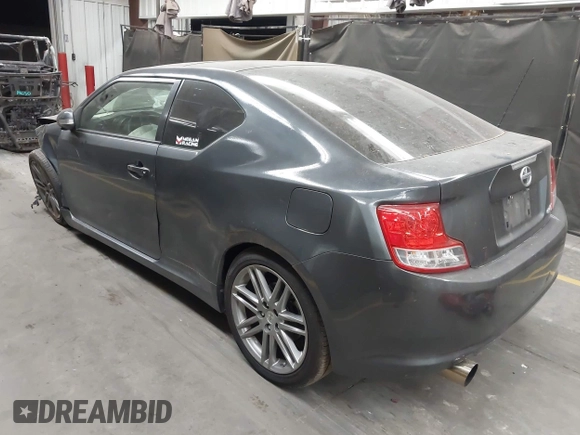 2013 Scion tC z VIN JTKJF5C79D3053026, wystawiony jako IAAI lot #42002429 z przebiegiem 95 774 mil mil oraz . Historia ofert i sprzedaży dostępna na DreamBid. Obrazek 3.