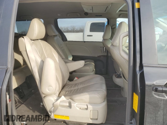 2011 Toyota Sienna XLE с VIN 5TDDK3DC3BS005680, выставлен на аукционе Copart как лот 88833815 с пробегом 256 679 миль миль и Списание • Salvage title. История ставок и продаж доступна на DreamBid. Изображение 11.