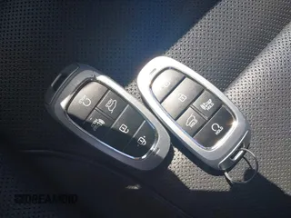 2023 Hyundai Tucson SEL with VIN 5NMJFCAE0PH199415, listed as a IAAI auction lot 42581112 with 29,752 mi miles and . Bid and sale history available at DreamBid. Image 11.