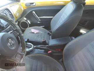 2016 Volkswagen Beetle Dune z VIN 3VWS17AT8GM629176, wystawiony jako Copart lot #47794085 z przebiegiem Nie podano mil oraz Szkody całkowita. Historia ofert i sprzedaży dostępna na DreamBid. Obrazek 9.