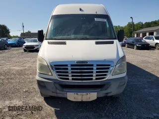 2011 Freightliner Sprinter z VIN WDRPE8CC7B5506404, wystawiony jako Copart lot #55090695 z przebiegiem 360 357 mil mil oraz Czysty tytuł • Clean title. Historia ofert i sprzedaży dostępna na DreamBid. Obrazek 5.