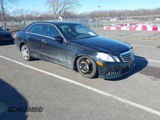 2010 Mercedes-Benz E-Class E 550 Luxury with VIN WDDHF9AB1AA137908, listed as a IAAI auction lot 41629606 with 141,060 mi miles. Bid and sale history available at carsss.com. Image 1.