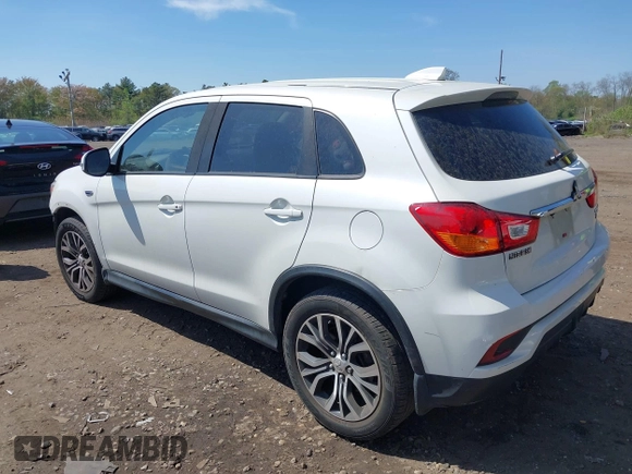 2018 Mitsubishi Outlander SE z VIN JA4AP3AW3JU011695, wystawiony jako IAAI lot #42144112 z przebiegiem 69 228 mil mil oraz . Historia ofert i sprzedaży dostępna na DreamBid. Obrazek 15.
