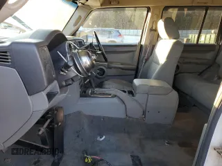 2006 Jeep Commander with VIN 1J8HH48N86C168763, listed as a Copart auction lot 88930175 with 289,933 mi miles and Salvage Title. Bid and sale history available at carsss.com. Image 7.