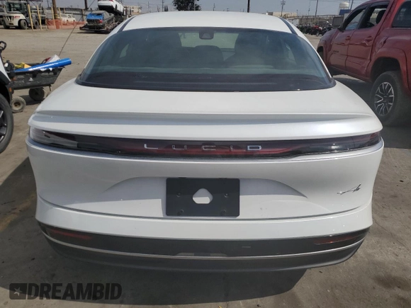 2023 Lucid Air Pure z VIN 50EA1PFA1PA006707, wystawiony jako Copart lot #76025394 z przebiegiem Nie podano mil oraz Szkody całkowita. Historia ofert i sprzedaży dostępna na DreamBid. Obrazek 6.