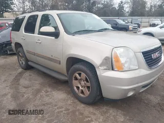 2009 GMC Yukon SLT w/4SA with VIN 1GKEC33379R300278, listed as a IAAI auction lot 41617937 with 240,623 mi miles. Bid and sale history available at carsss.com. Image 1.