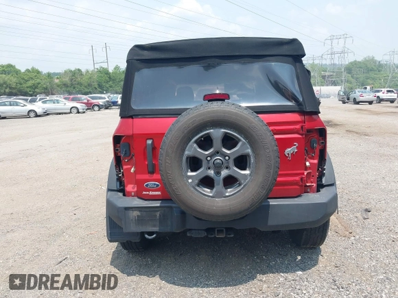 2023 Ford Bronco z VIN 1FMDE5BH8PLB24394, wystawiony jako IAAI lot #42449638 z przebiegiem 96 046 mil mil oraz . Historia ofert i sprzedaży dostępna na DreamBid. Obrazek 17.