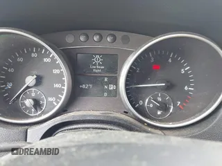 2011 Mercedes-Benz M 350 z VIN 4JGBB5GB4BA662891, wystawiony jako IAAI lot #42084059 z przebiegiem 176 416 mil mil oraz . Historia ofert i sprzedaży dostępna na DreamBid. Obrazek 7.