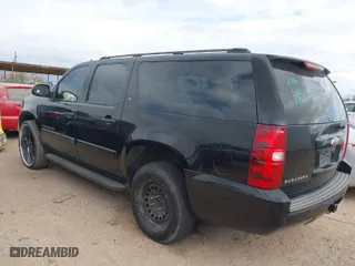 2007 Chevrolet Suburban LS with VIN 1GNFC16J47R261393, listed as a IAAI auction lot 41422841 with 147,450 mi miles. Bid and sale history available at carsss.com. Image 3.