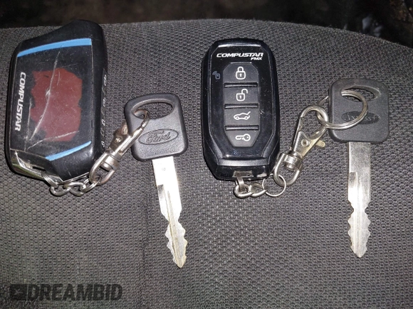 2016 Ford Police Interceptor Utility z VIN 1FM5K8ARXGGB88647, wystawiony jako IAAI lot #42167008 z przebiegiem 140 044 mil mil oraz . Historia ofert i sprzedaży dostępna na DreamBid. Obrazek 11.