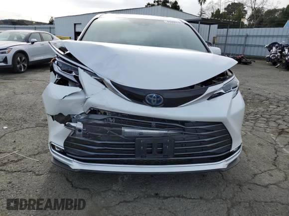 2023 Toyota Sienna Platinum with VIN 5TDESKFC5PS087348, listed as a Copart auction lot 45996745 with 30,307 mi miles and Salvage Title. Bid and sale history available at DreamBid. Image 5.