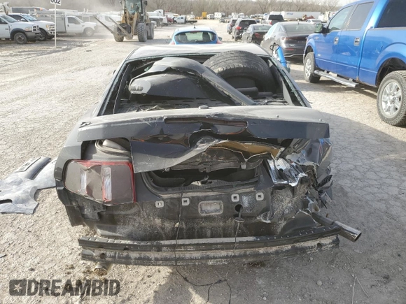 2011 Ford Mustang V6 with VIN 1ZVBP8AM5B5109836, listed as a Copart auction lot 49401025 with 91,927 mi miles and Salvage title. Bid and sale history available at DreamBid. Image 6.
