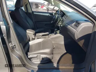 2013 Volkswagen Jetta SE with VIN 3VWDP7AJ2DM394520, listed as a IAAI auction lot 42777144 with 154,836 mi miles and . Bid and sale history available at DreamBid. Image 5.