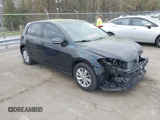 2018 Volkswagen Golf S z VIN 3VWG17AU9JM255716, wystawiony jako IAAI lot #41909942 z przebiegiem 66 696 mil mil oraz . Historia ofert i sprzedaży dostępna na DreamBid. Obrazek 1.