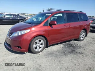 2015 Toyota Sienna LE AAS с VIN 5TDKK3DC6FS615831, выставлен на аукционе Copart как лот 57986405 с пробегом 86 990 миль миль и Списание • Salvage title. История ставок и продаж доступна на DreamBid. Изображение 1.