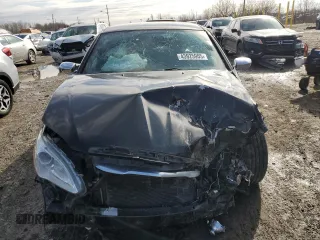 2014 Chrysler 200 Limited with VIN 1C3CCBCG0EN179938, listed as a Copart auction lot 43925905 with 0 mi miles and Salvage Title. Bid and sale history available at carsss.com. Image 5.