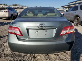 2010 Toyota Camry z VIN 4T1BF3EK1AU556617, wystawiony jako Copart lot #76898584 z przebiegiem 223 564 mil mil oraz Szkoda całkowita • Salvage title. Historia ofert i sprzedaży dostępna na DreamBid. Obrazek 6.