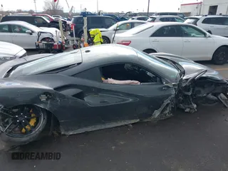 2018 Ferrari 488 z VIN ZFF79ALA9J0229410, wystawiony jako IAAI lot #41511074 z przebiegiem Nie podano mil oraz . Historia ofert i sprzedaży dostępna na DreamBid. Obrazek 13.