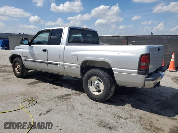 2001 Dodge 1500 z VIN 1B7HC13ZX1J527940, wystawiony jako Copart lot #51115685 z przebiegiem 160 994 mil mil oraz Szkoda całkowita • Salvage title. Historia ofert i sprzedaży dostępna na DreamBid. Obrazek 2.