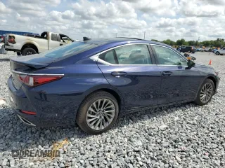2025 Lexus ES 350 Ultra Luxury z VIN 58AFZ1B16SU197302, wystawiony jako Copart lot #56118205 z przebiegiem 739 mil mil oraz Nie do naprawy • Non repairable. Historia ofert i sprzedaży dostępna na DreamBid. Obrazek 3.