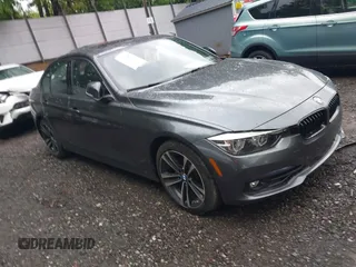 2018 BMW 3 Series 330i xDrive z VIN WBA8D9C58JEM34493, wystawiony jako IAAI lot #42309425 z przebiegiem 58 868 mil mil oraz . Historia ofert i sprzedaży dostępna na DreamBid. Obrazek 1.