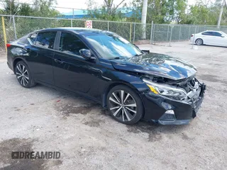 2020 Nissan Altima SR with VIN 1N4BL4CV5LC186805, listed as a IAAI auction lot 41933524 with 59,050 mi miles and . Bid and sale history available at carsss.com. Image 1.