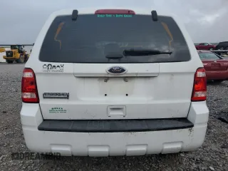 2011 Ford Escape XLS z VIN 1FMCU0C79BKB47155, wystawiony jako Copart lot #60277365 z przebiegiem 124 799 mil mil oraz Czysty tytuł • Clean title. Historia ofert i sprzedaży dostępna na DreamBid. Obrazek 6.