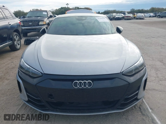 2022 Audi e-tron GT Prestige z VIN WAUEJBFW7N7001491, wystawiony jako IAAI lot #41356266 z przebiegiem 42 738 mil mil oraz . Historia ofert i sprzedaży dostępna na DreamBid. Obrazek 12.