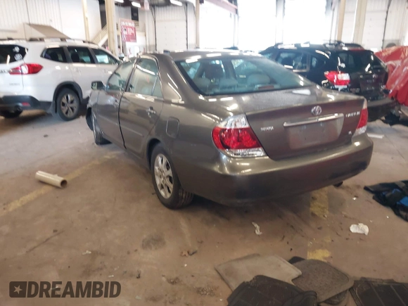 2005 Toyota Camry LE with VIN 4T1BF30K15U591137, listed as a IAAI auction lot 41681990 with 231,555 mi miles and . Bid and sale history available at DreamBid. Image 3.