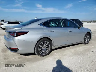 2021 Lexus ES with VIN 58ADA1C16MU006042, listed as a Copart auction lot 42586155 with 9,317 mi miles and Non Repairable. Bid and sale history available at carsss.com. Image 3.