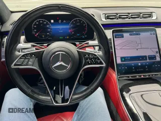 2021 Mercedes-Benz S 580 z VIN W1K6G7GBXMA027895, wystawiony jako Copart lot #57789375 z przebiegiem 104 502 mil mil oraz Tytuł czysty. Historia ofert i sprzedaży dostępna na DreamBid. Obrazek 7.