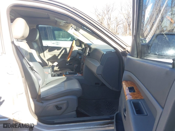 2006 Jeep Grand Cherokee Overland with VIN 1J8HR682X6C260987, listed as a IAAI auction lot 41669713 with 179,512 mi miles. Bid and sale history available at carsss.com. Image 5.
